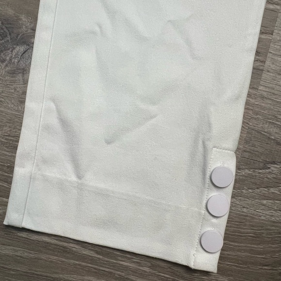 NWT Soft Surroundings Straight Leg Crop Pants- Cute Ankle Button- Medium - Picture 2 of 13